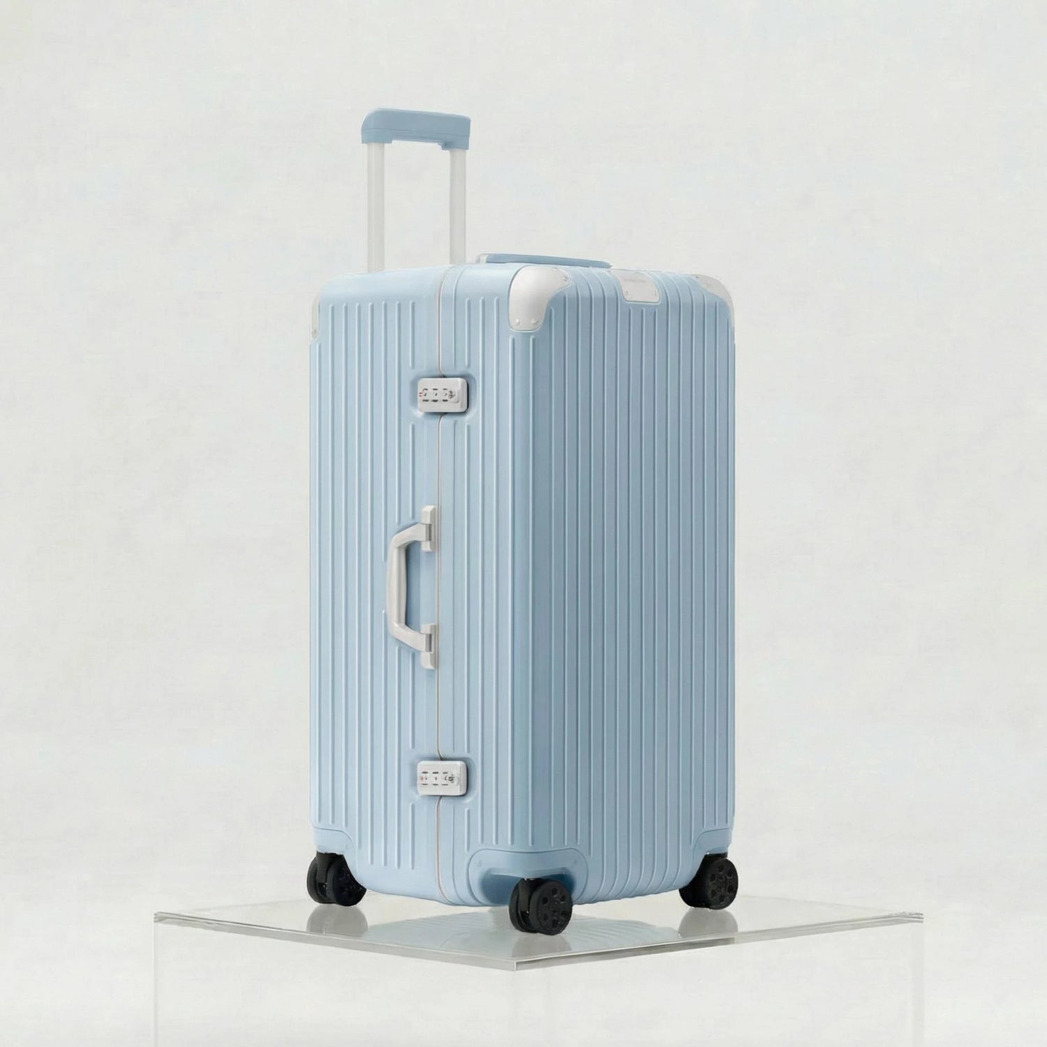 Rimowa Hybrid Trunk Plus, Gloss Sky Blue, Side