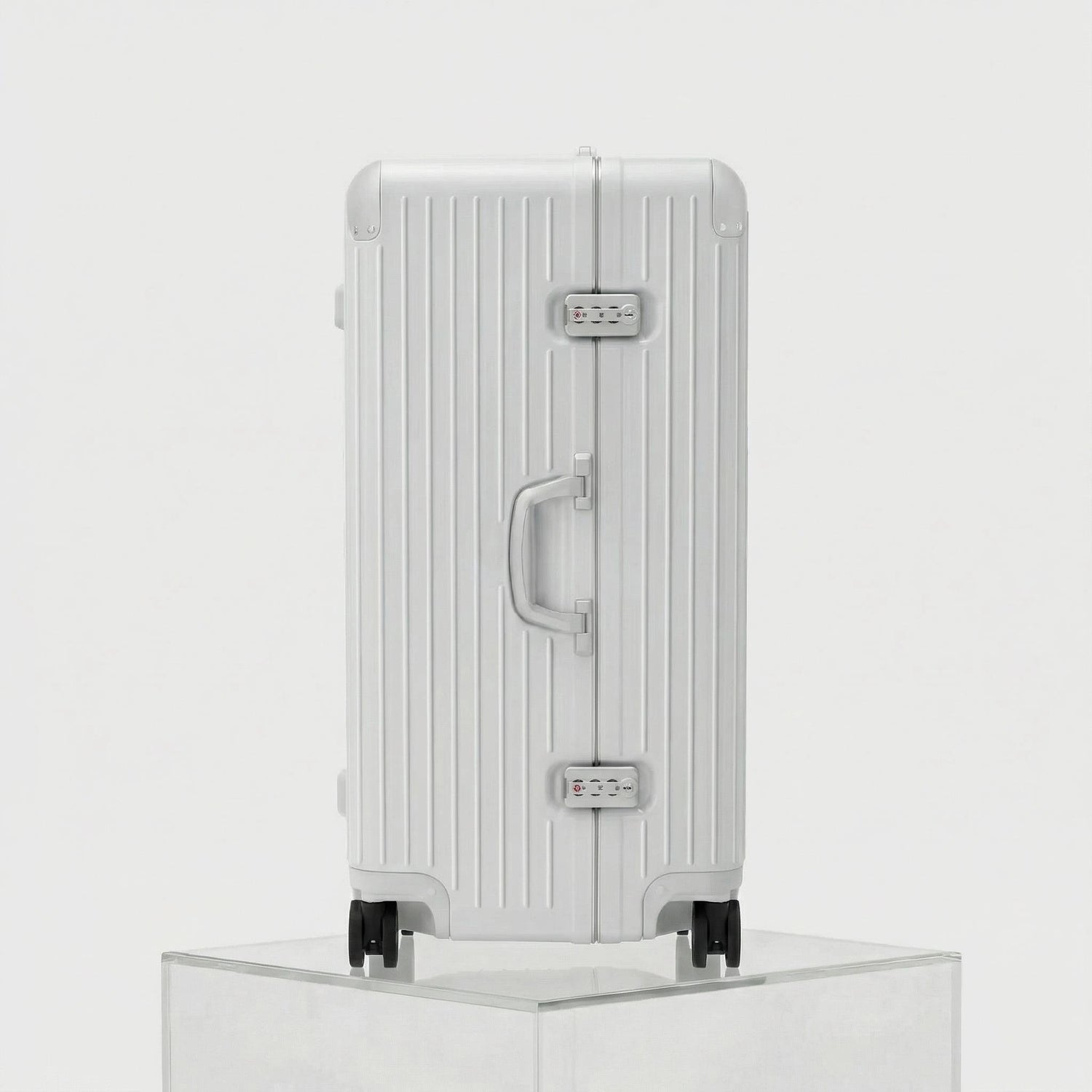 Rimowa Hybrid Trunk Plus, Gloss White, Handle Side