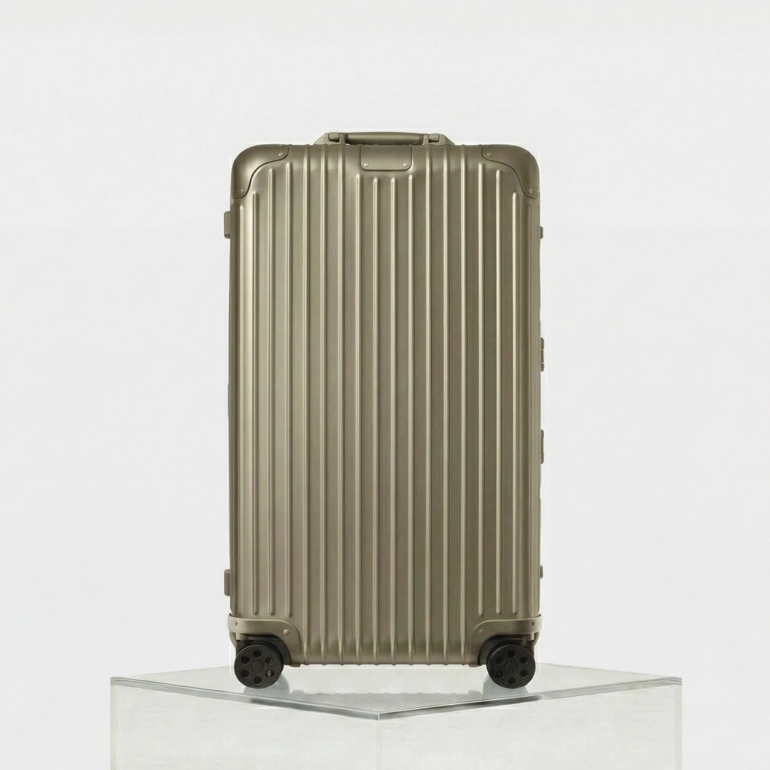Rimowa Original Trunk Plus, Titanium, Front