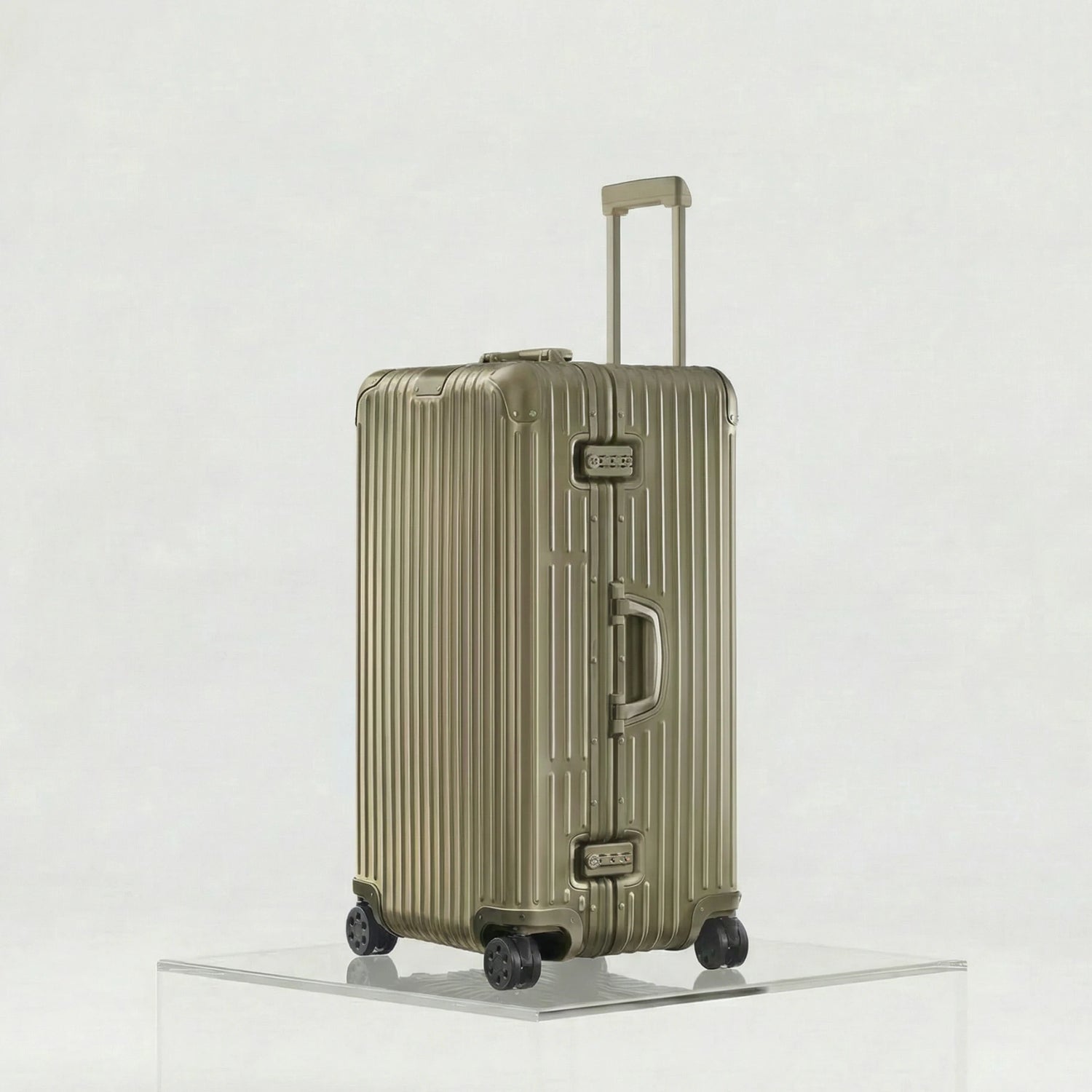 Rimowa Original Trunk Plus, Titanium, Side