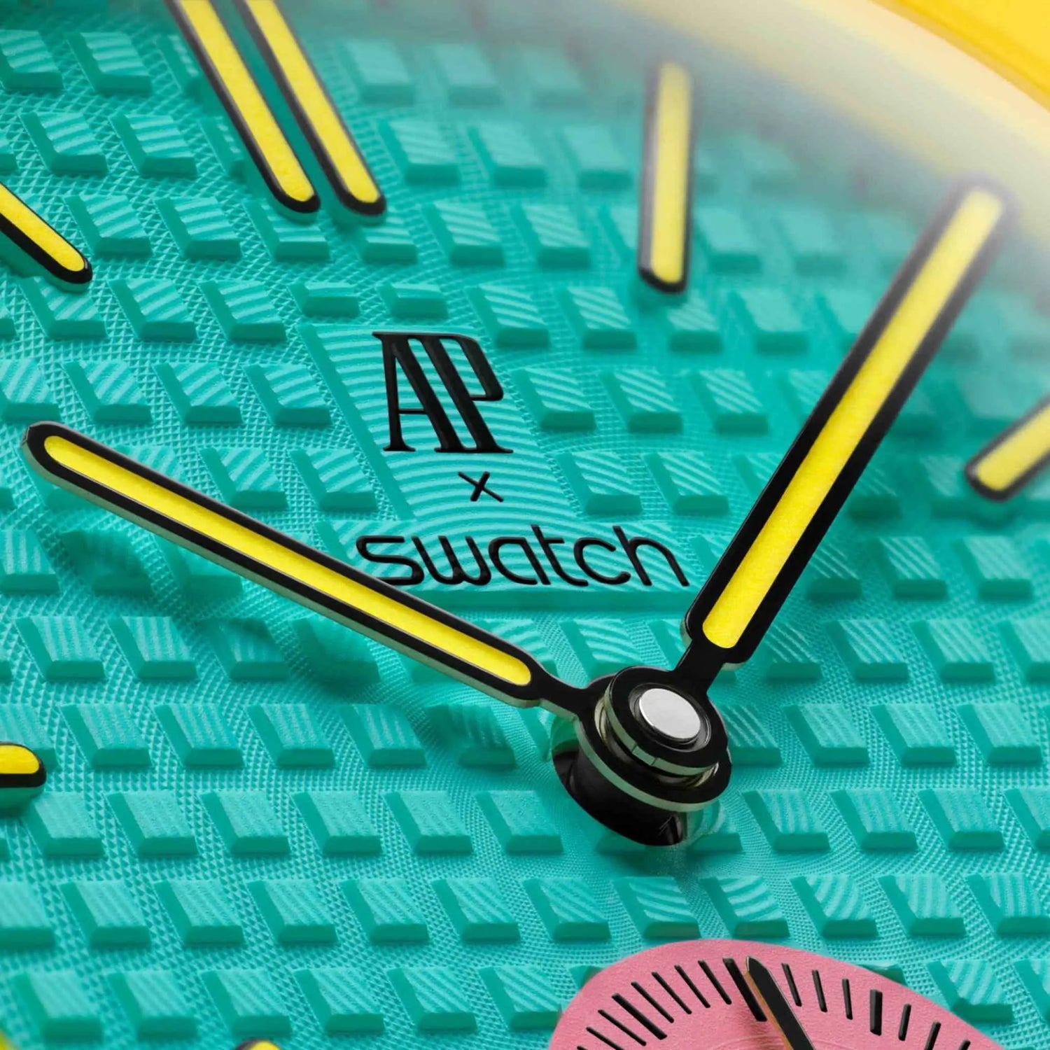 Swatch Royal Pop OTG ROZ  , Closeup dial 