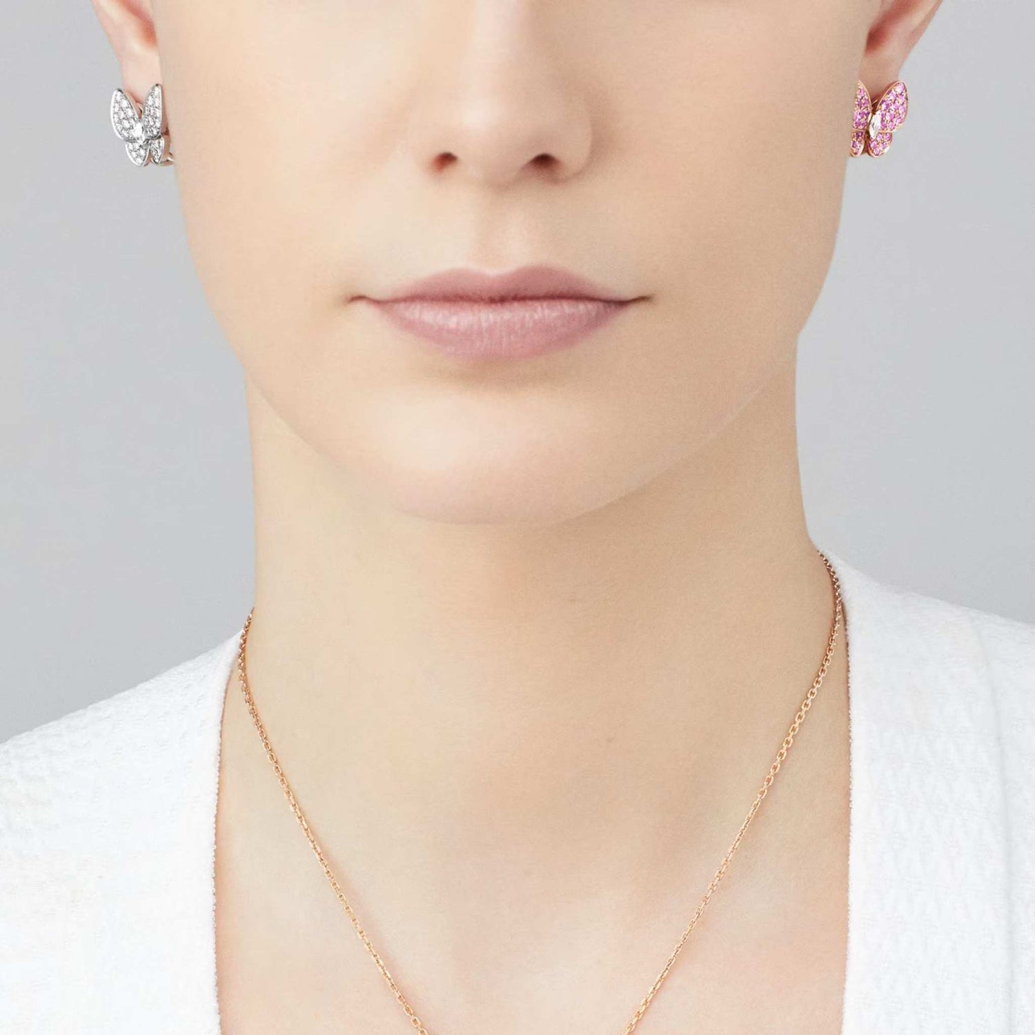 Two Butterfly Between The Finger Ring White Gold Diamond Sapphire