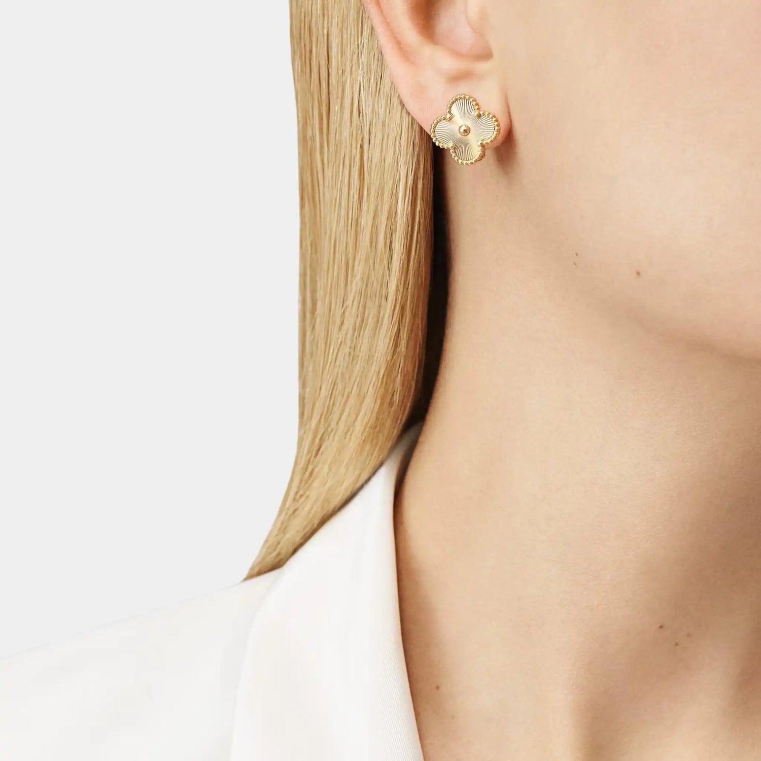 Van Cleef Arpels Vintage Alhambra Earrings Yellow Gold – SANDS