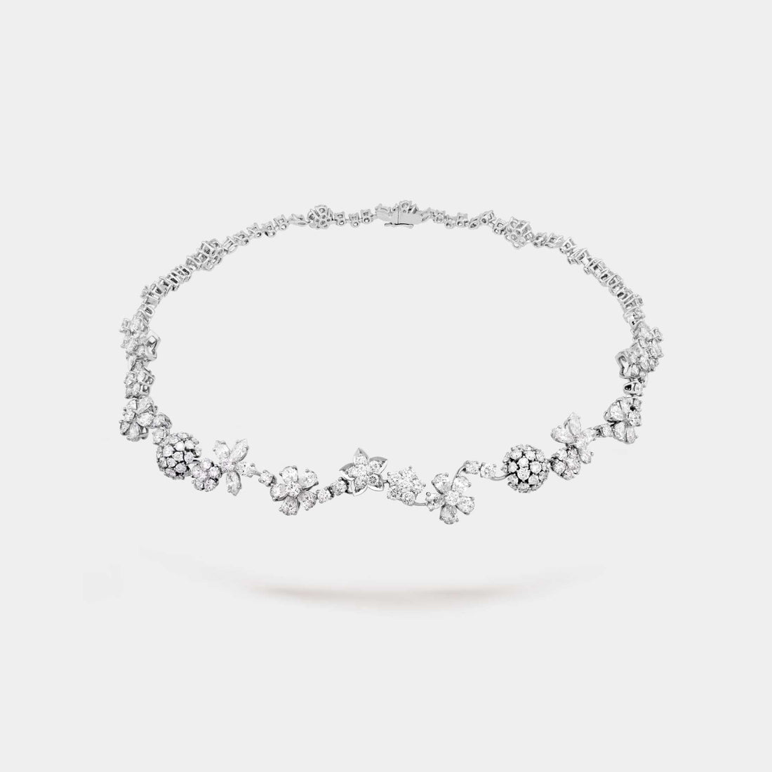 Van Cleef &amp; Arpels Folie des Prés Necklace White Gold Diamond, Front