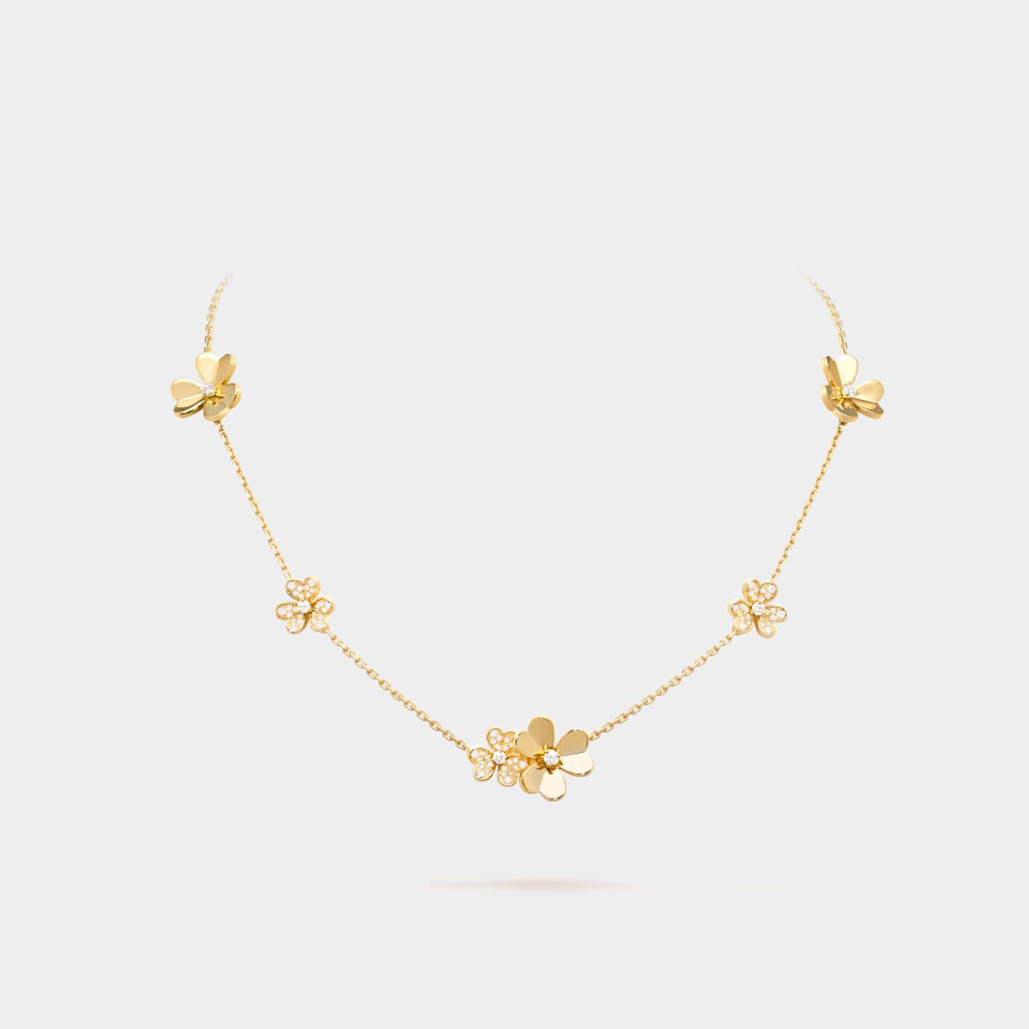 Van Cleef &amp; Arpels Frivole Necklace 9 Flowers Yellow Gold Diamond. Front