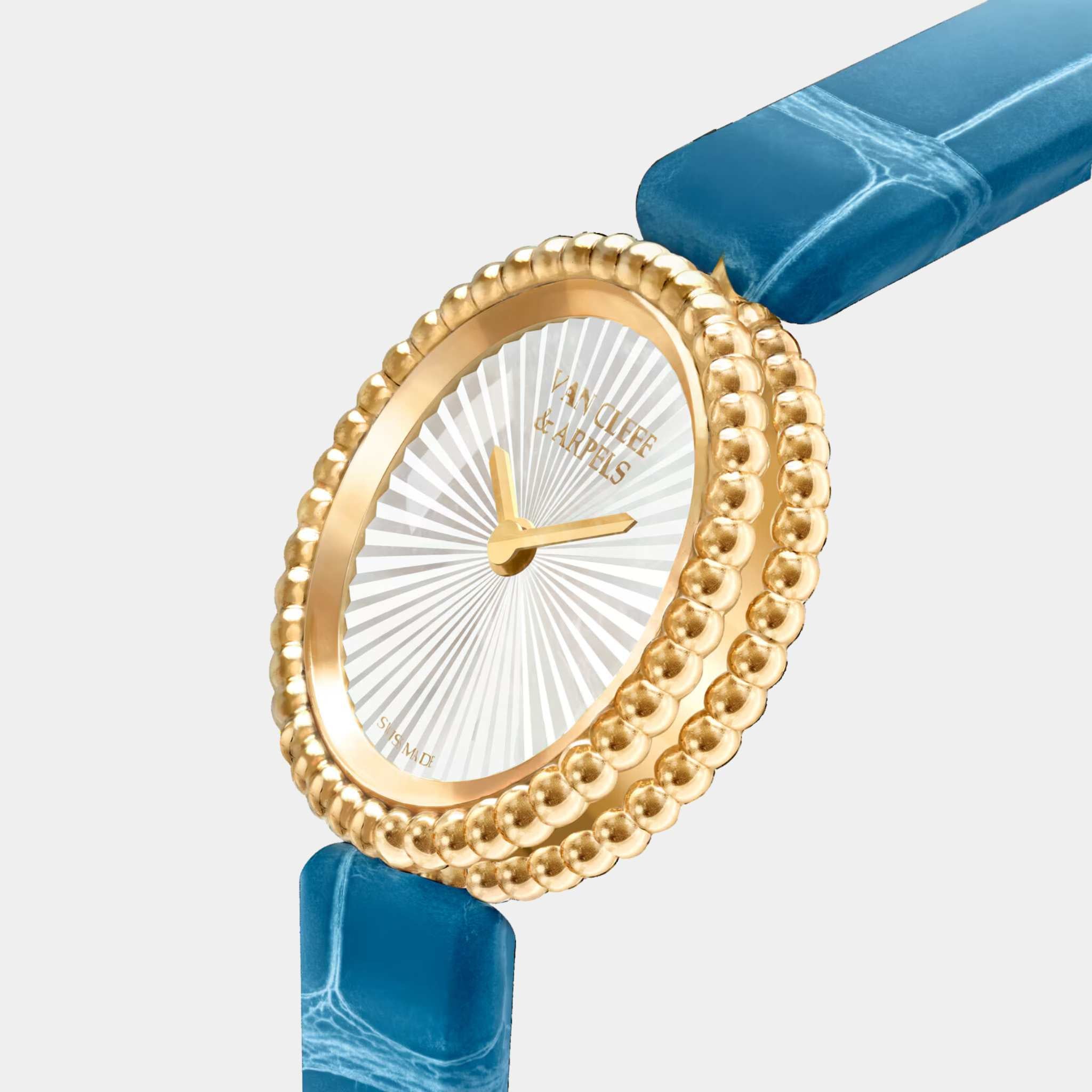 Van Cleef &amp; Arpels Perlée Watch 23 mm Yellow Gold Mother Of Pearl, Side, Closeup