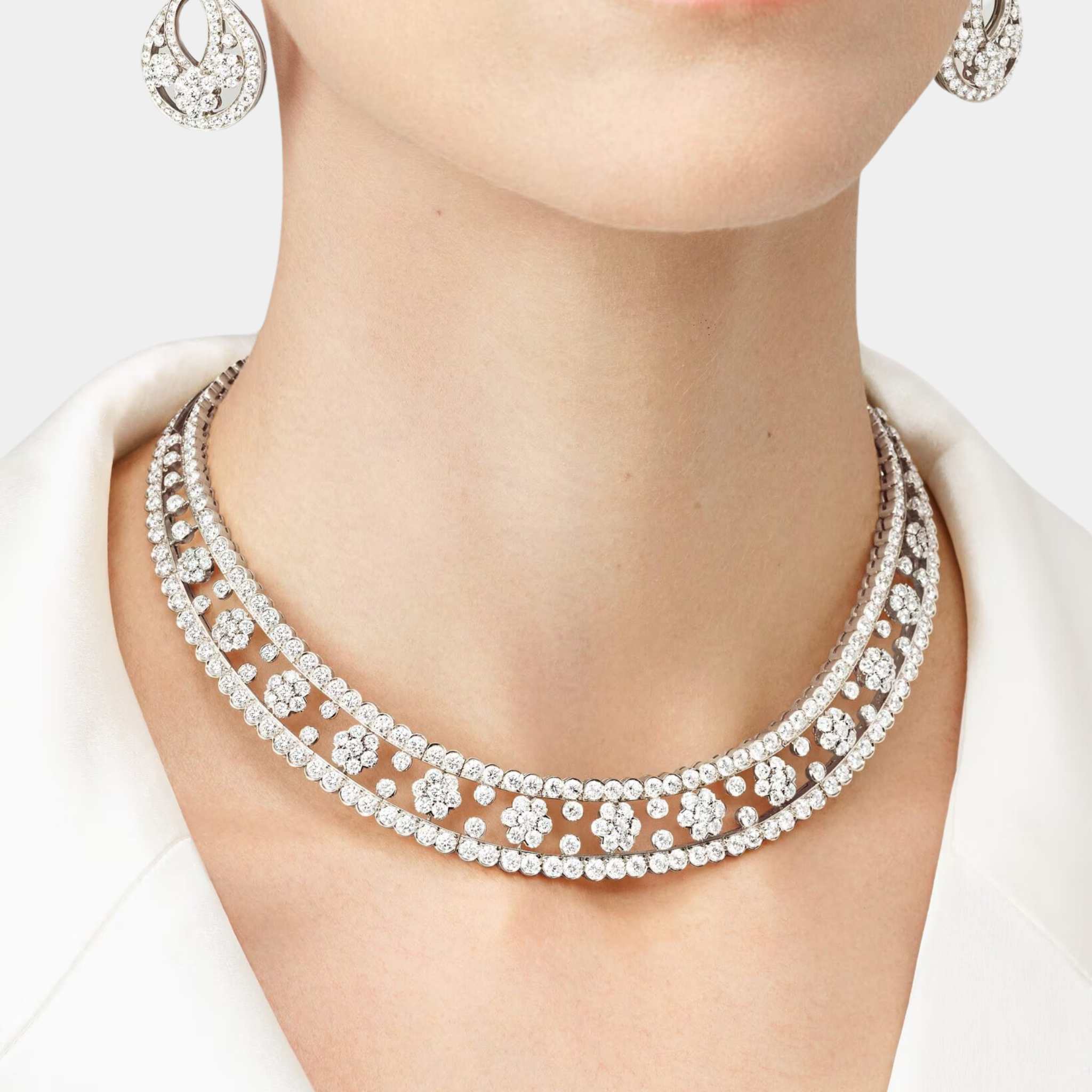 Van Cleef &amp; Arpels Snowflake Necklace White Gold Diamond, Model