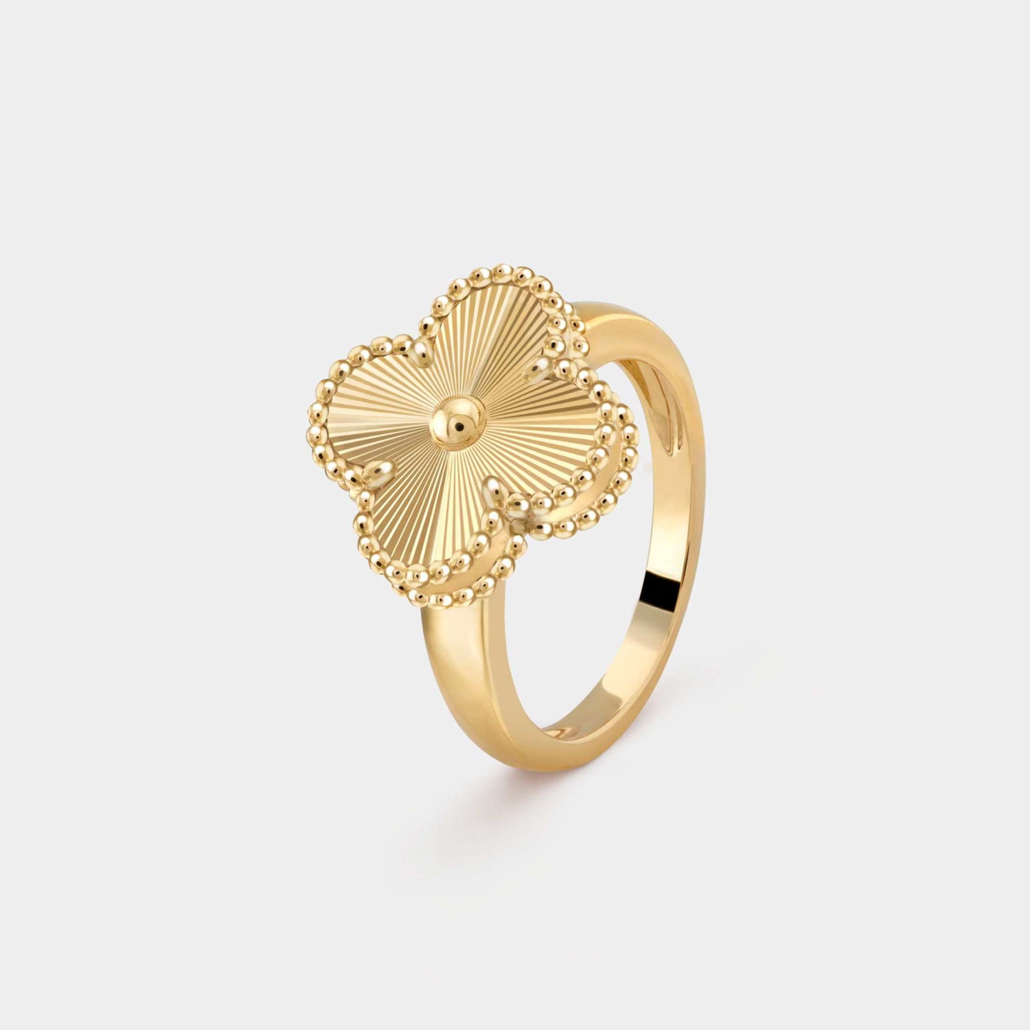 Van Cleef &amp; Arpels Vintage Alhambra Ring Yellow Gold, Front