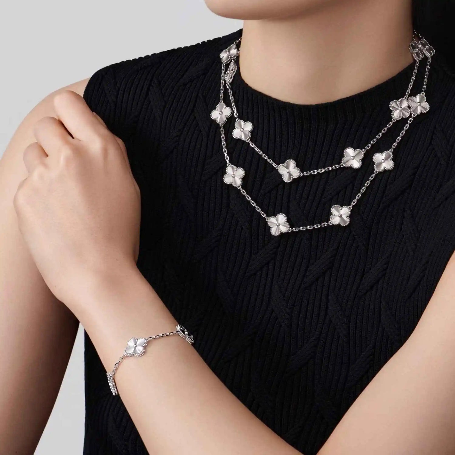 Vca Bracelet When Worn Van Cleef Arpels Alhambra White Gold Motifs