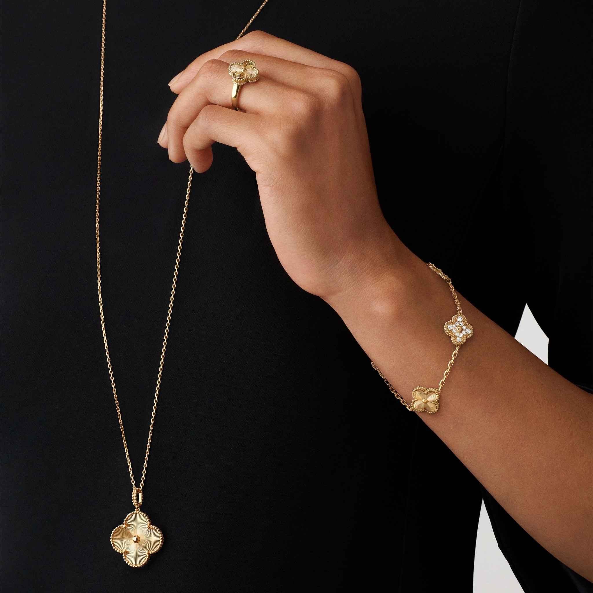 Van Cleef &amp; Arpels Vintage Alhambra Bracelet 5 motifs, Gold with diamonds with model wearing 