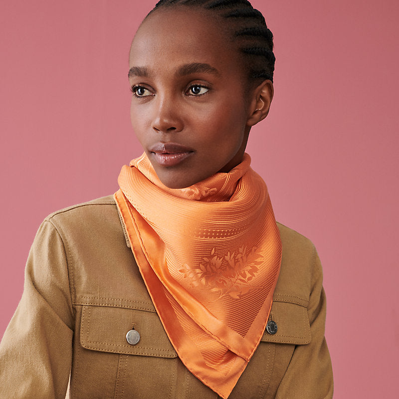 Grand Tralala Medaillon scarf 65