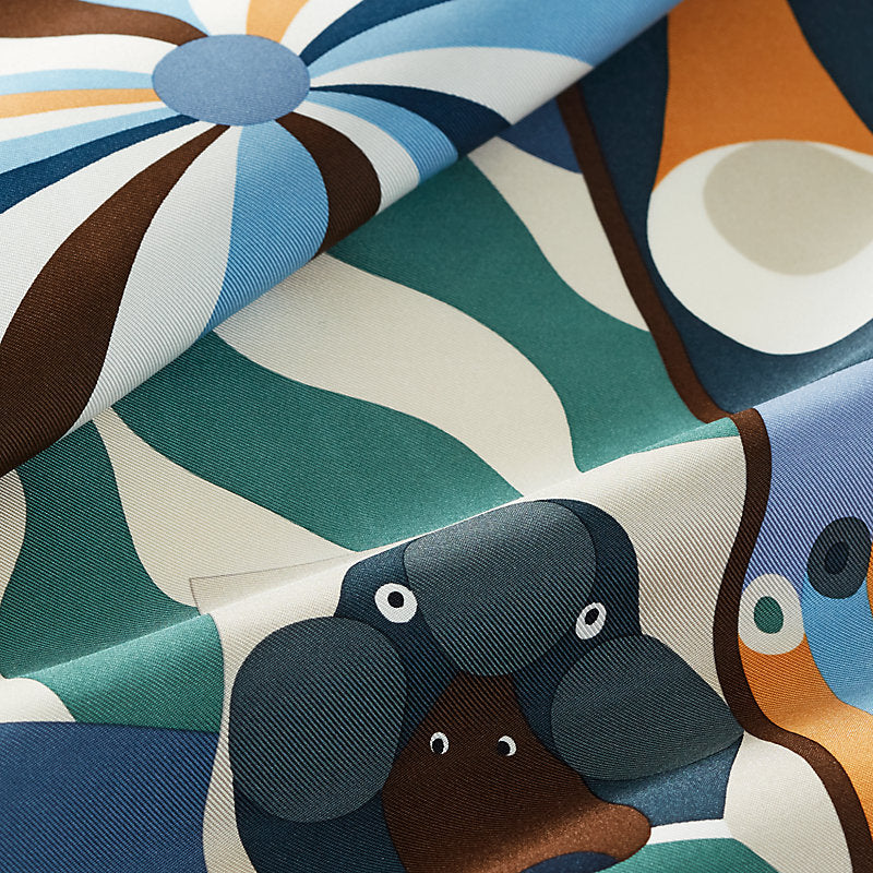 Hermes Parade en Fanfare Detail scarf 45, Navy Blue, Closeup