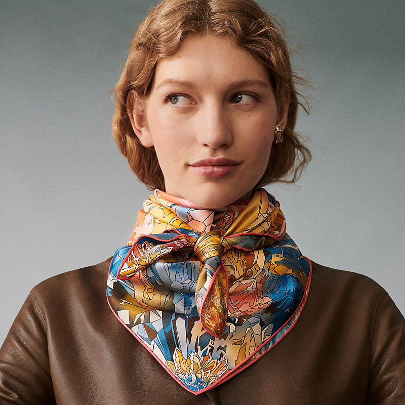 La Vallee de Cristal scarf 90